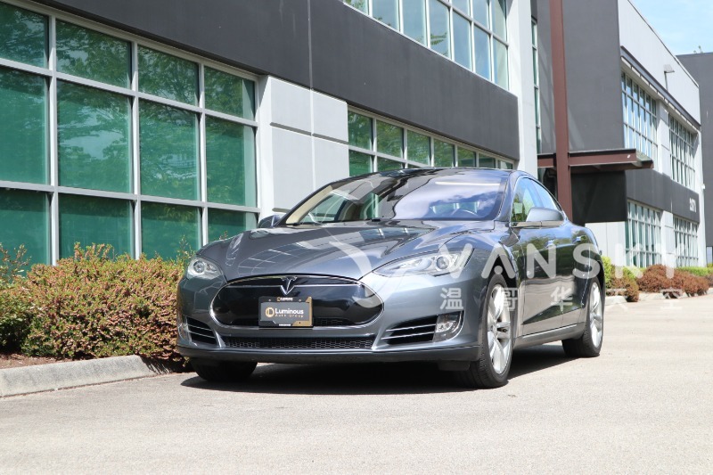 250914122106_2014 Tesla Model S 85 Grey 02.JPG